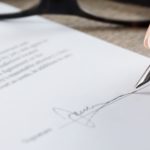 Blog-intrepid-Signing papers - Finance - Broker